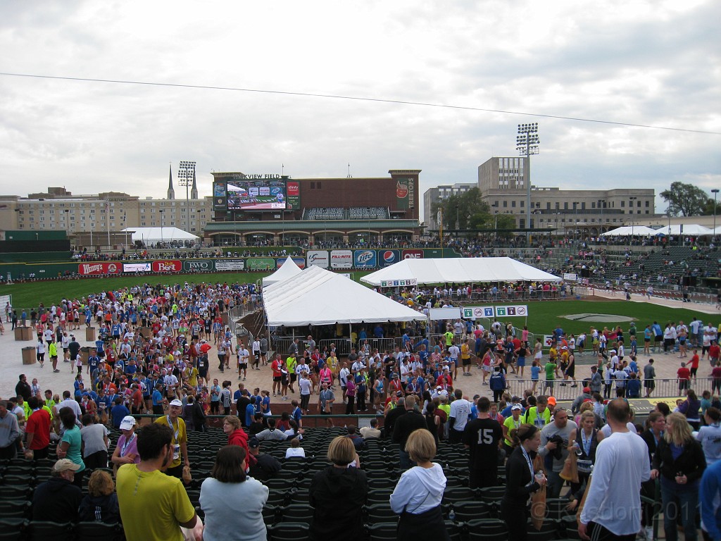 Fort4Fitness 2011 027.JPG - The 2011 Fort Wayne Indiana "Fort 4 Fitness" Half Marathon. September 24, 2011. My first time here, the fourth running of the race.